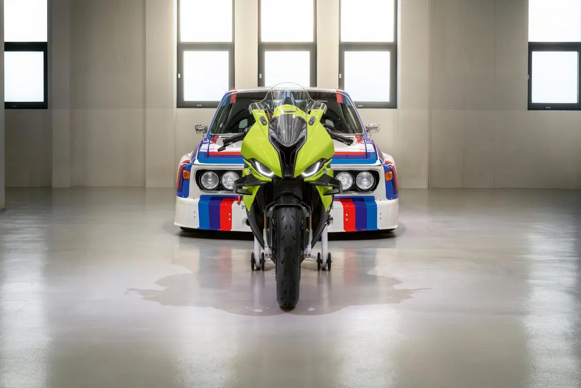 BMW M 1000 RR 50 Years M: un'esclusiva versione speciale per celebrare 50 anni di Motosport (5)