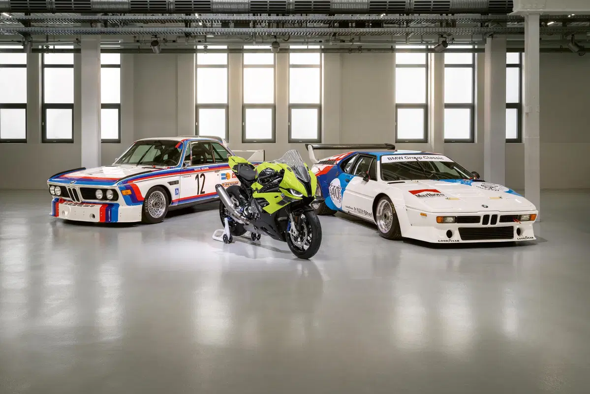BMW M 1000 RR 50 Years M: un'esclusiva versione speciale per celebrare 50 anni di Motosport (4)