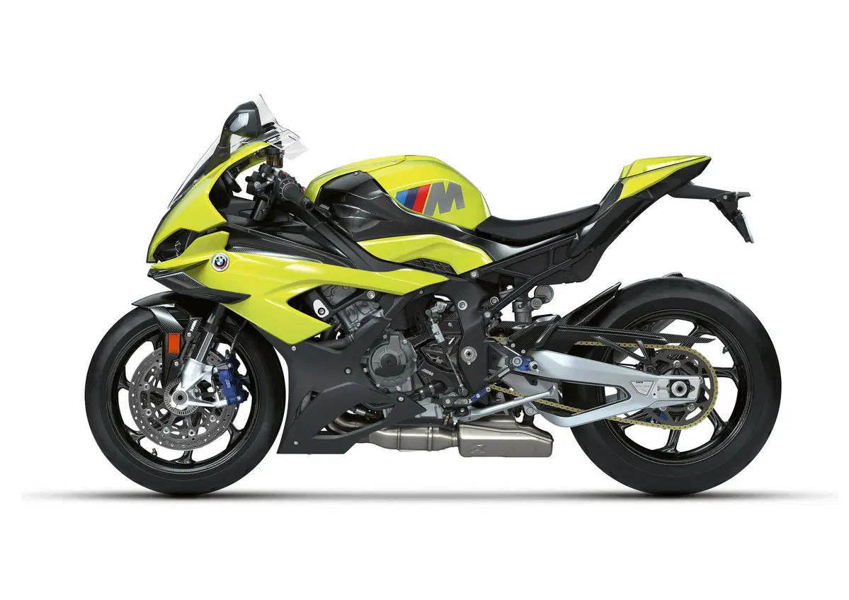 BMW M 1000 RR 50 Years M: un'esclusiva versione speciale per celebrare 50 anni di Motosport (5)