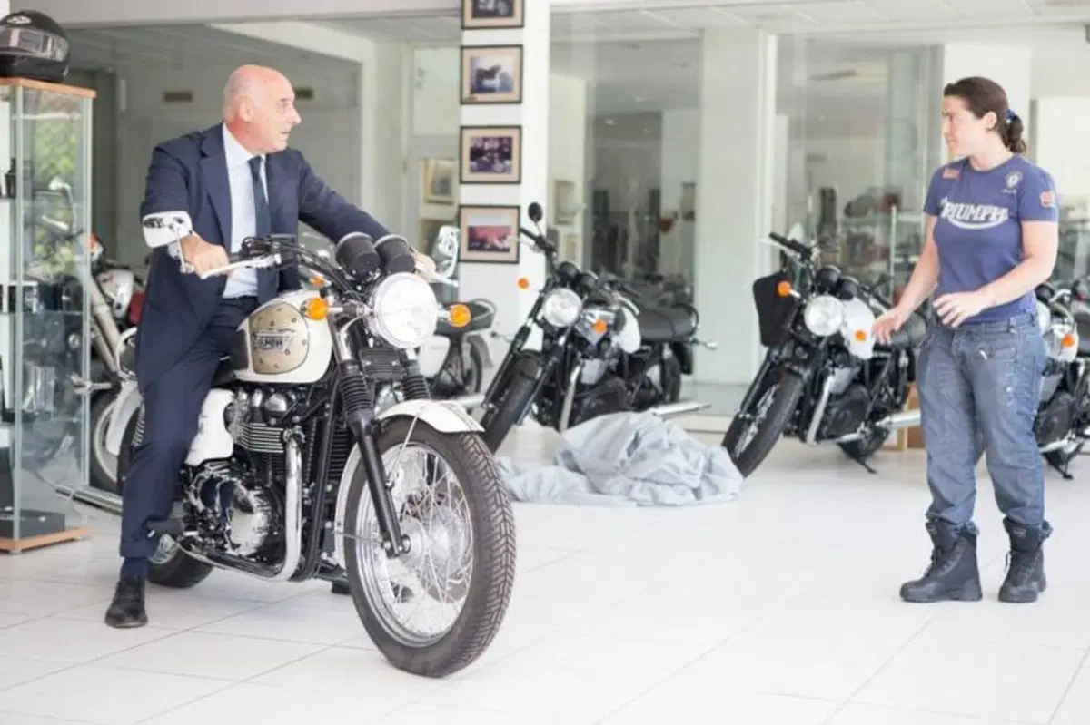 Edizione limitata di 10 esemplari per la Triumph Bonneville firmata Marinella (10)
