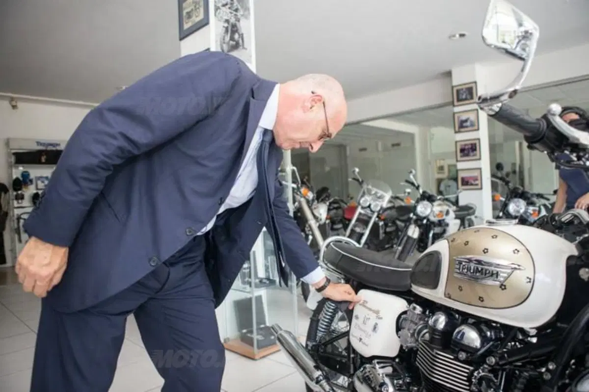 Edizione limitata di 10 esemplari per la Triumph Bonneville firmata Marinella (17)