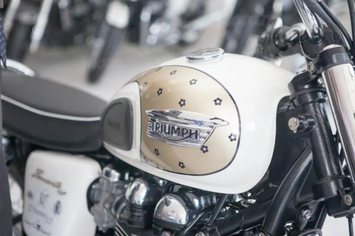 Edizione limitata di 10 esemplari per la Triumph Bonneville firmata Marinella (19)