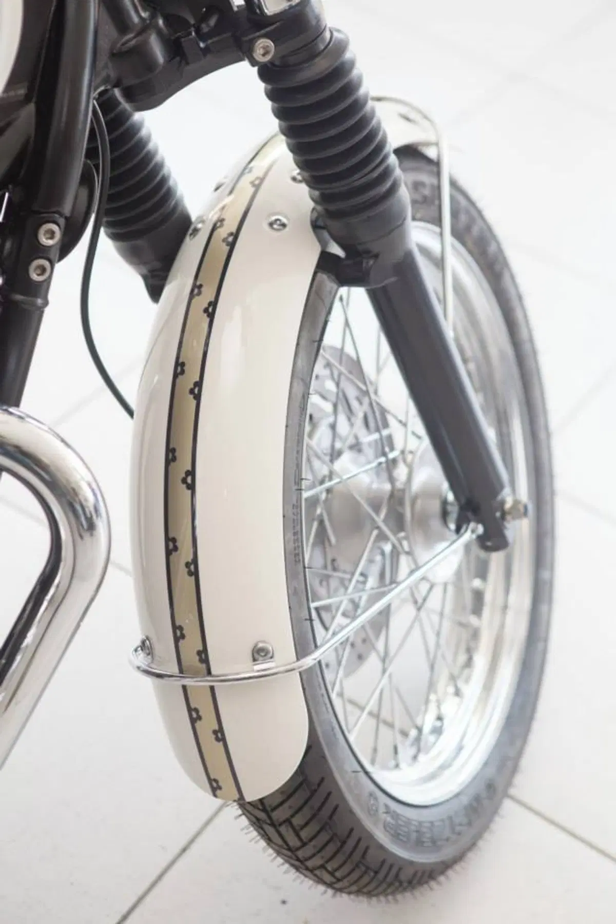 Edizione limitata di 10 esemplari per la Triumph Bonneville firmata Marinella (21)