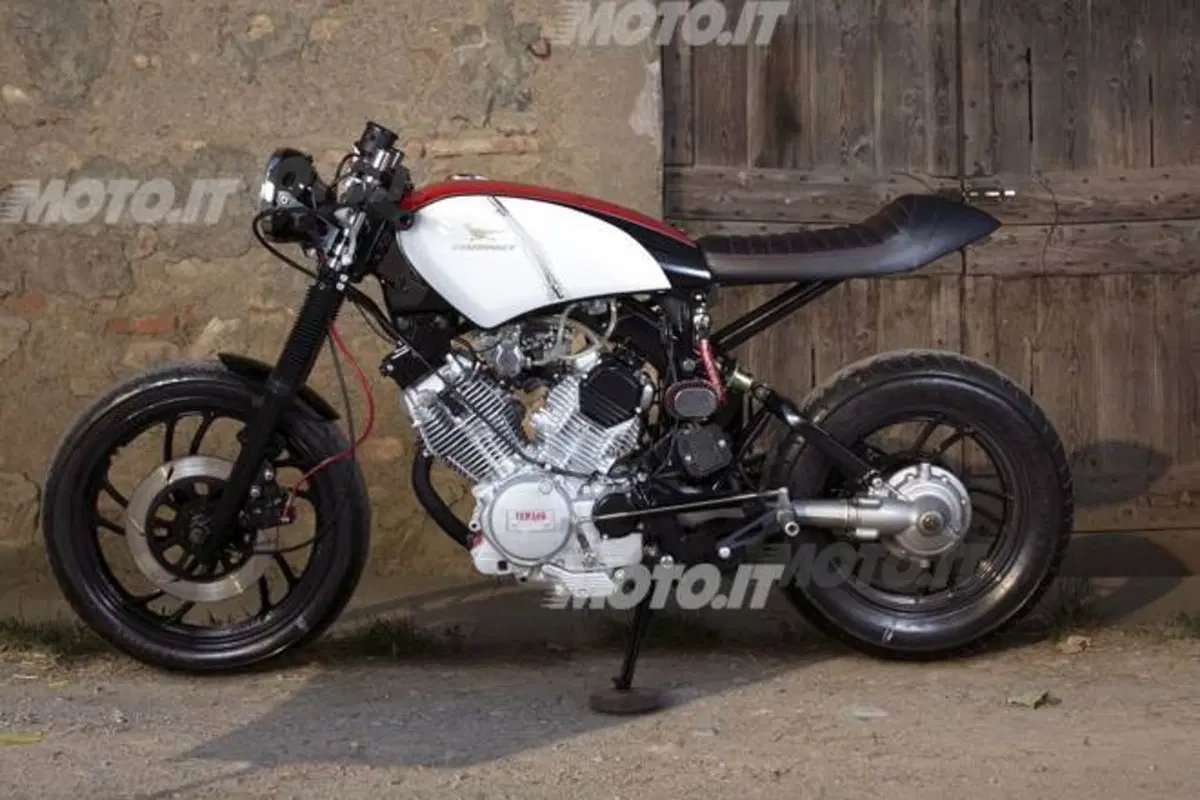Le Strane di Moto.it: Yamaha XV 500 (4)