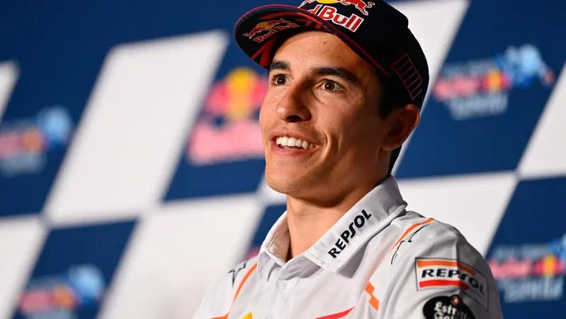 MotoGP 2022. Marc Marquez: "Valentino Rossi? Non siamo amici ma l'ammirazione c'&egrave; ancora"