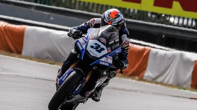 SBK 2022. A Gerloff le FP1 dell'Estoril. Brutta frattura per Van der Mark
