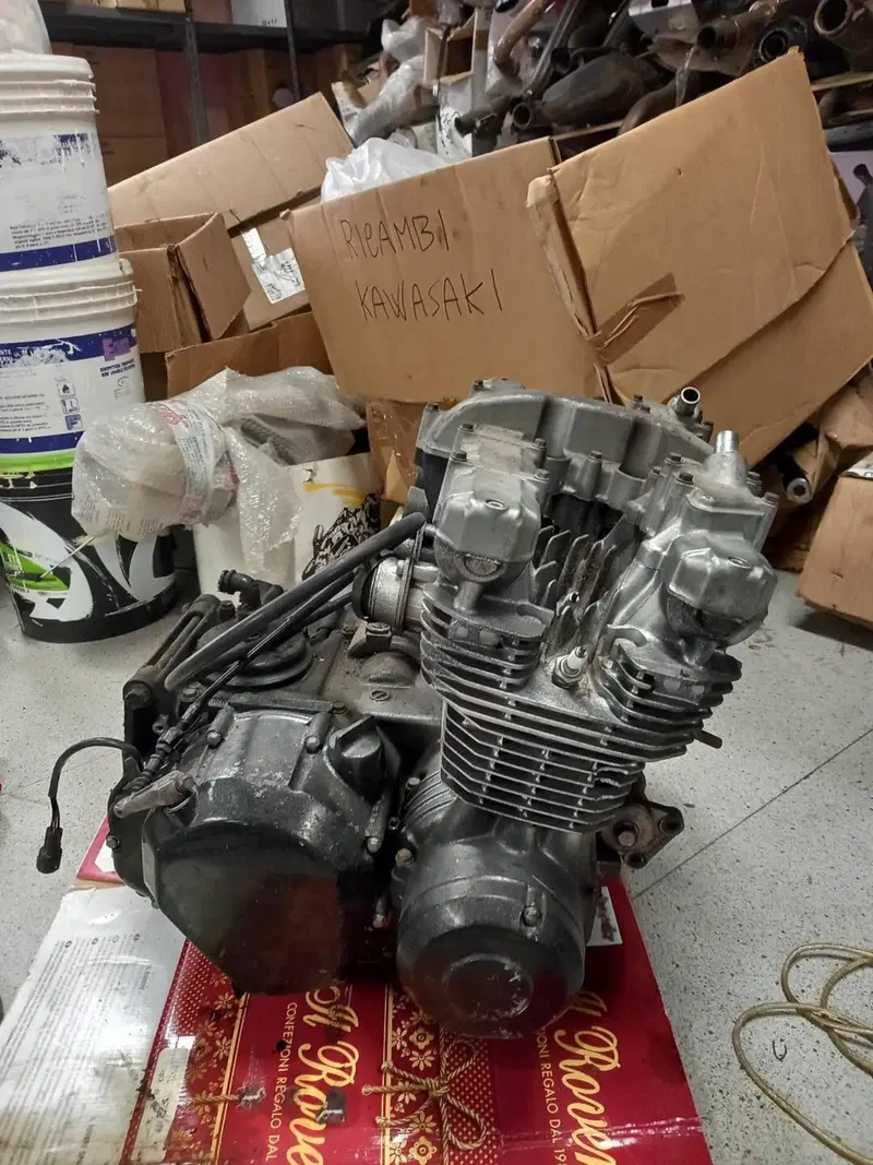 Motore completo Kawasaki ZR-7 1999-2004 (2)
