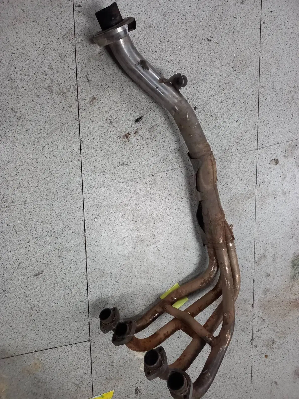 Collettori di scarico Kawasaki ZR-7 danneggiati c (3)