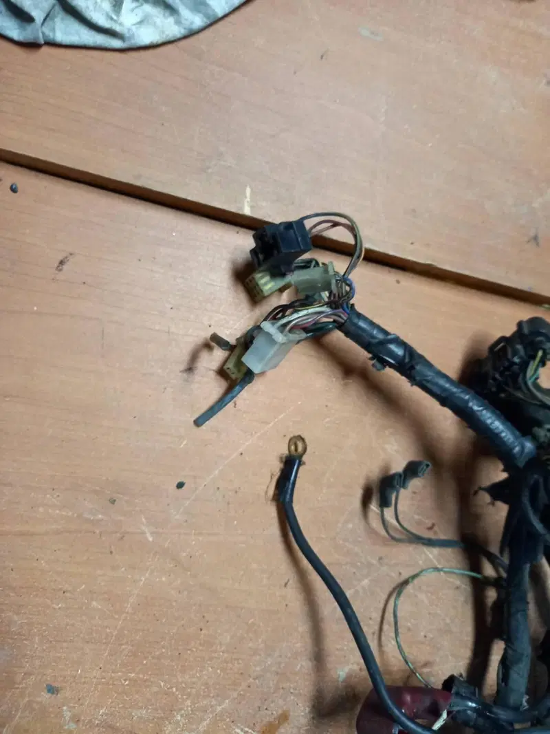 Coppia comandi elettrici per fari frecce avviament Kawasaki (2)