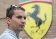 Jorge Lorenzo visita la Ferrari  