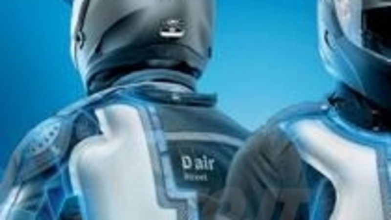 &quot;Mai pi&ugrave; senza l&#039;air bag&quot;. Dainese risponde ai lettori di Moto.it