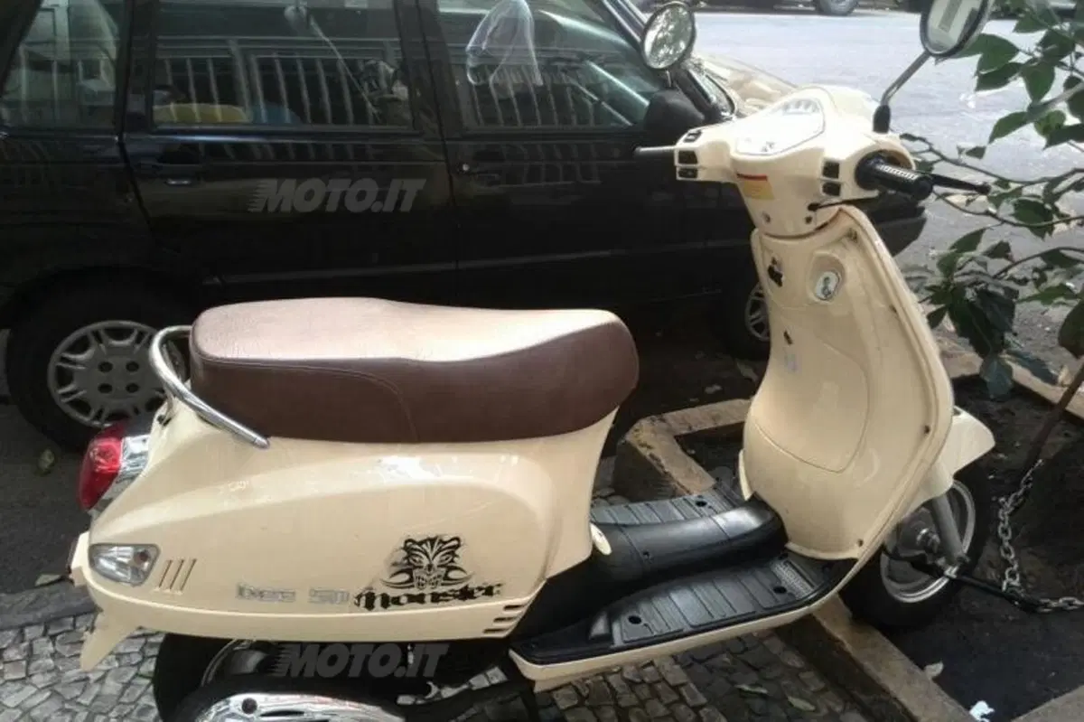 In Brasile la Vespa si chiama Ape (Bee), ma è una copia spudorata (2)