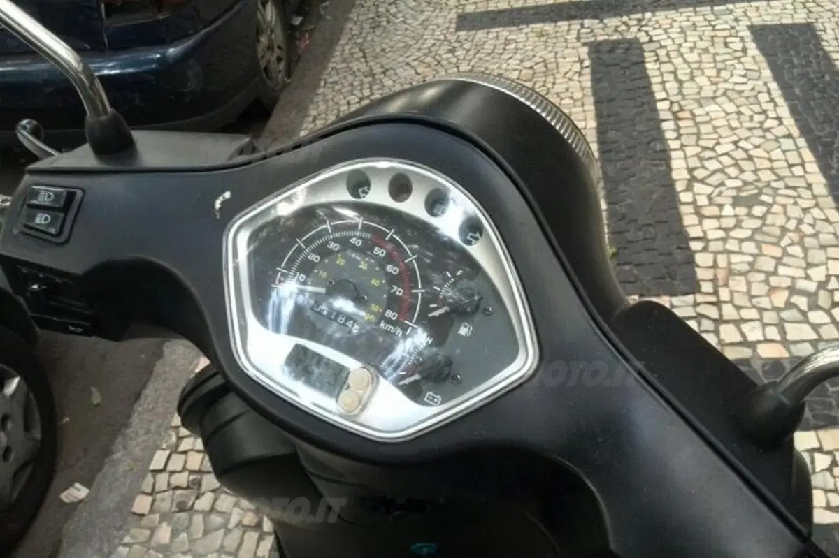 In Brasile la Vespa si chiama Ape (Bee), ma è una copia spudorata (5)