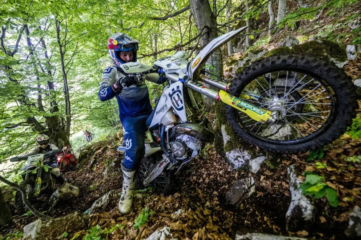 Mondiale Hard Enduro. Xross Serbia, Manuel Lettenbichler (KTM) Torna e Vince (16)