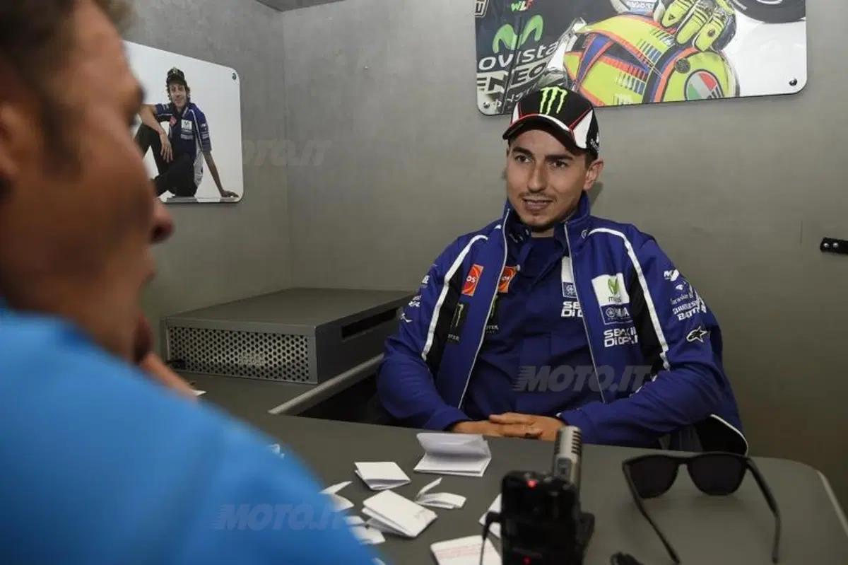 Jorge Lorenzo: "Marquez più coraggioso, Rossi più intelligente" (12)
