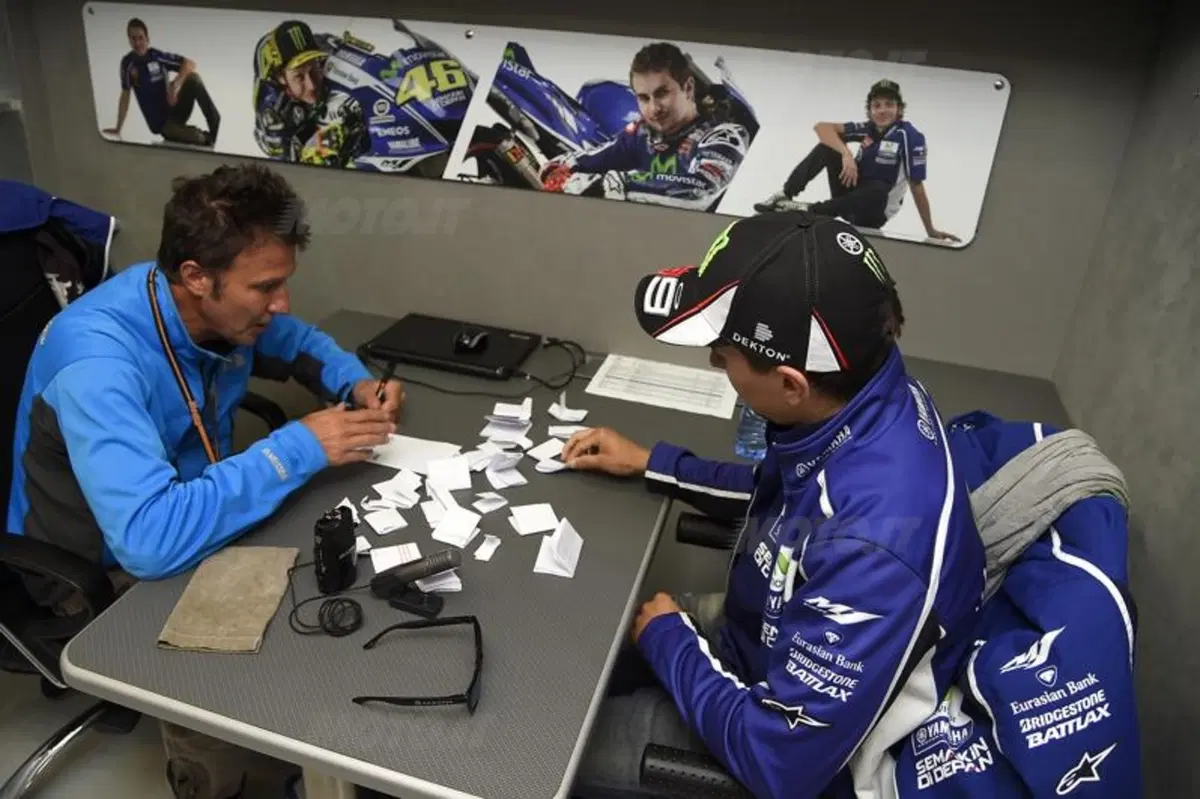 Jorge Lorenzo: "Marquez più coraggioso, Rossi più intelligente" (14)