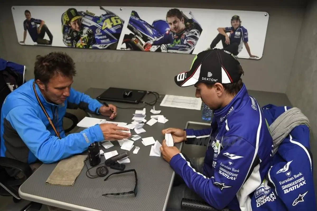 Jorge Lorenzo: "Marquez più coraggioso, Rossi più intelligente" (15)