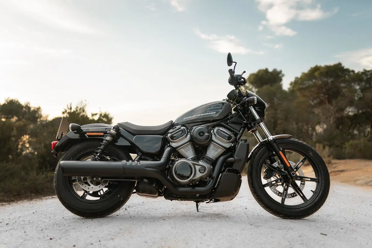 Harley-Davidson Low Ride ST e Nighster, sportività in chiave USA (3)