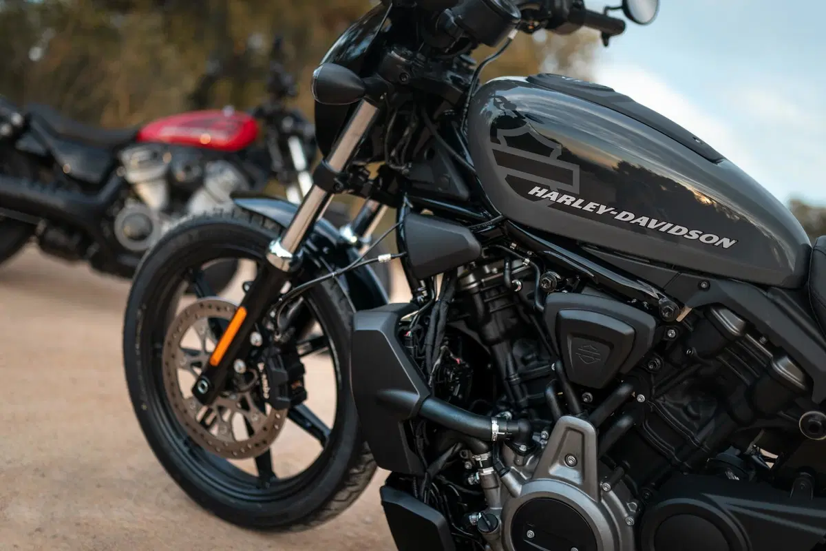 Harley-Davidson Low Ride ST e Nighster, sportività in chiave USA