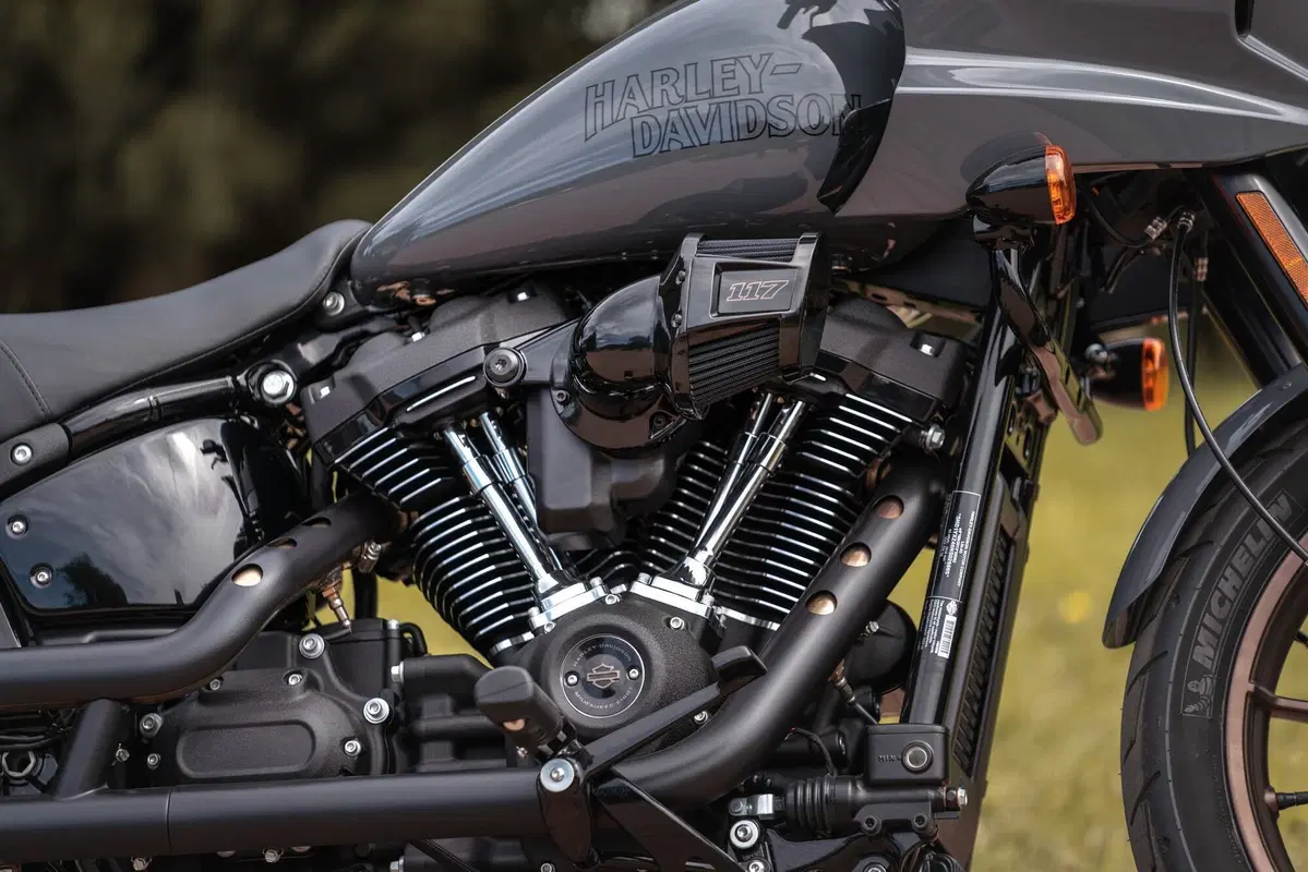 Harley-Davidson Low Ride ST e Nighster, sportività in chiave USA (3)