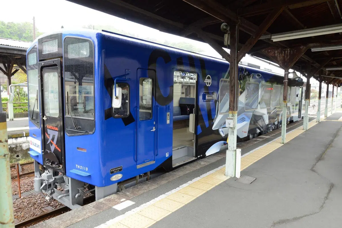 Il treno Suzuki Katana in versione m.y. 2022 (8)