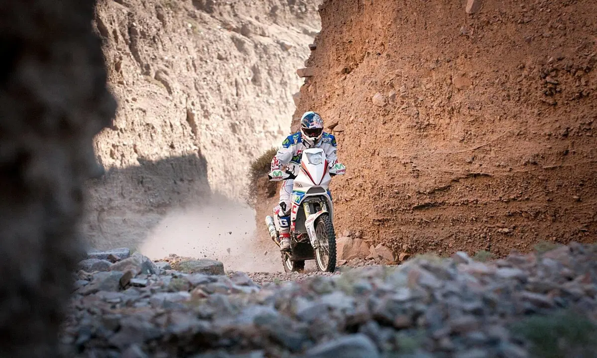 Aprilia: il passaggio al Gruppo Piaggio, i Rally e la Dakar (4)