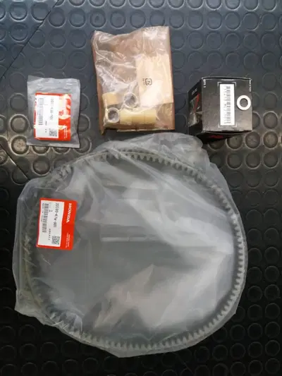 KIT TAGLIANDO PER HONDA SH 300 DEL 2019.