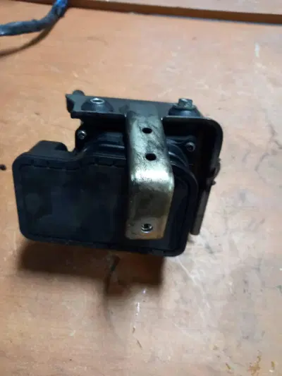 Centralina pi&ugrave; pompa abs Burgman Suzuki 650 2006 2
