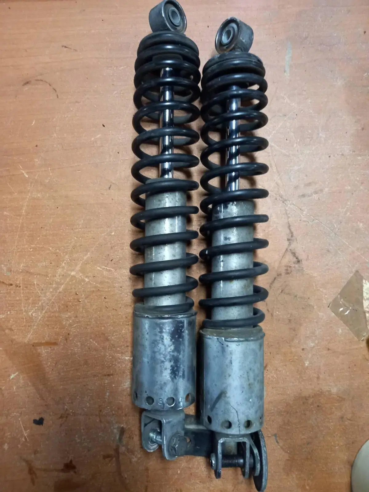 Coppia ammortizzatori Burgman 650 2006-2011 Suzuki (2)