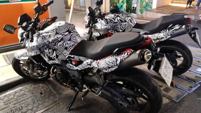 L'Aprilia Shiver 900 ritorna con il marchio Gilera? [Foto Spia]