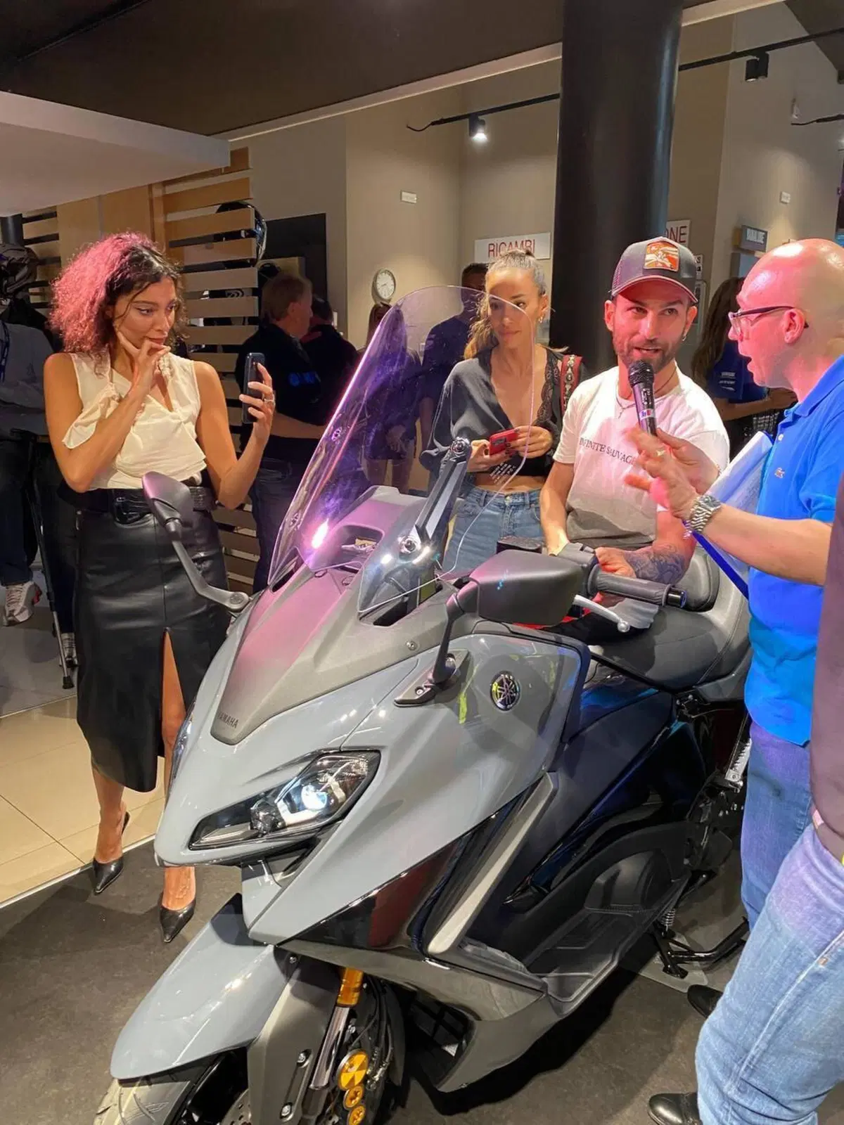 D&G Motorsport presenta il nuovo Yamaha TMax 2022 (7)