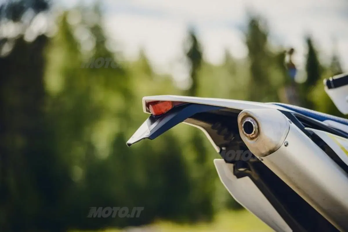Husqvarna Cross e Enduro 2015. Svelati i prezzi  (9)