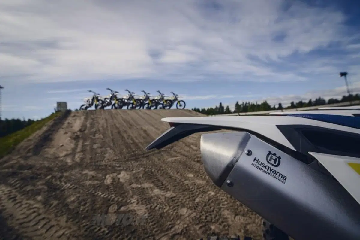 Husqvarna Cross e Enduro 2015. Svelati i prezzi  (10)