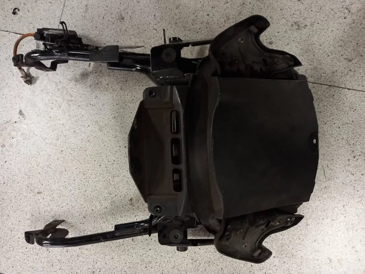 Meccanismo motorino alzata cupolino Burgman 650 20 Suzuki