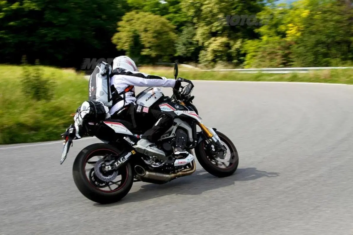Due settimane in sella alla Yamaha MT-09 Street Rally per battere la Transiberiana (2)