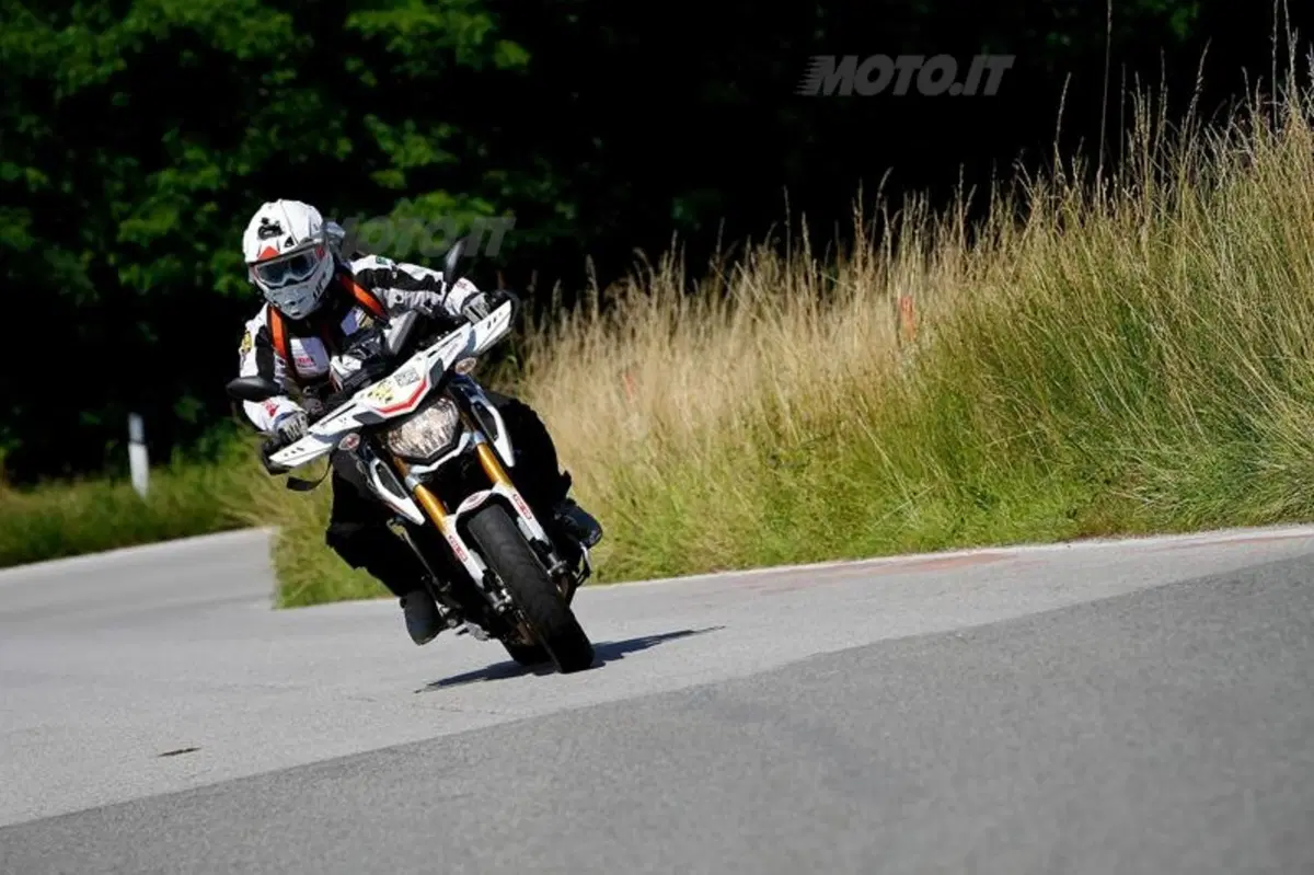 Due settimane in sella alla Yamaha MT-09 Street Rally per battere la Transiberiana (8)