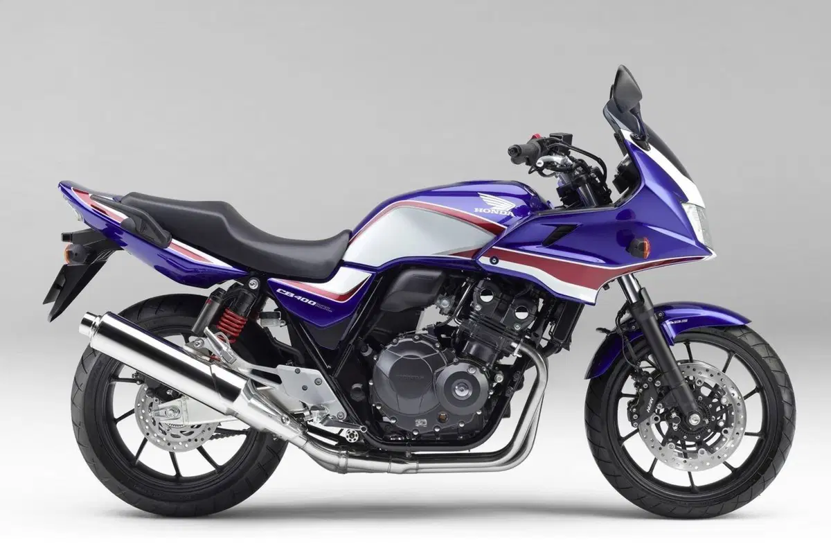 Honda CB400 Super Four e Super Bol d'Or, compiono 30 anni ed escono di produzione (2)