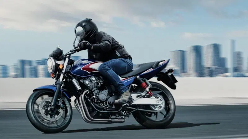 Honda CB400 Super Four e Super Bol d'Or, compiono 30 anni ed escono di produzione