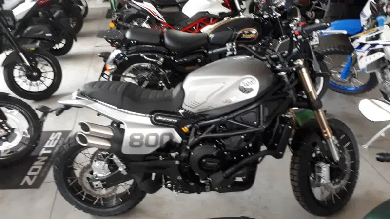 Benelli Leoncino 800 Trail (2022 - 26)