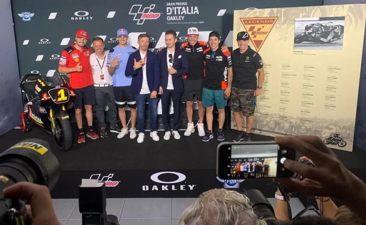 MotoGP 2022. GP d'Italia al Mugello, Max Biaggi nominato MotoGP Legend (4)