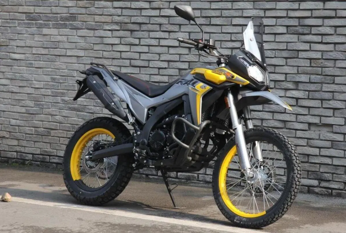 Arriva la VOGE Valico 300 Rally. Piccola enduro con il 21” (16)