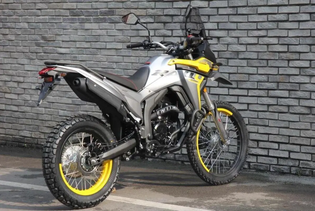 Arriva la VOGE Valico 300 Rally. Piccola enduro con il 21” (17)
