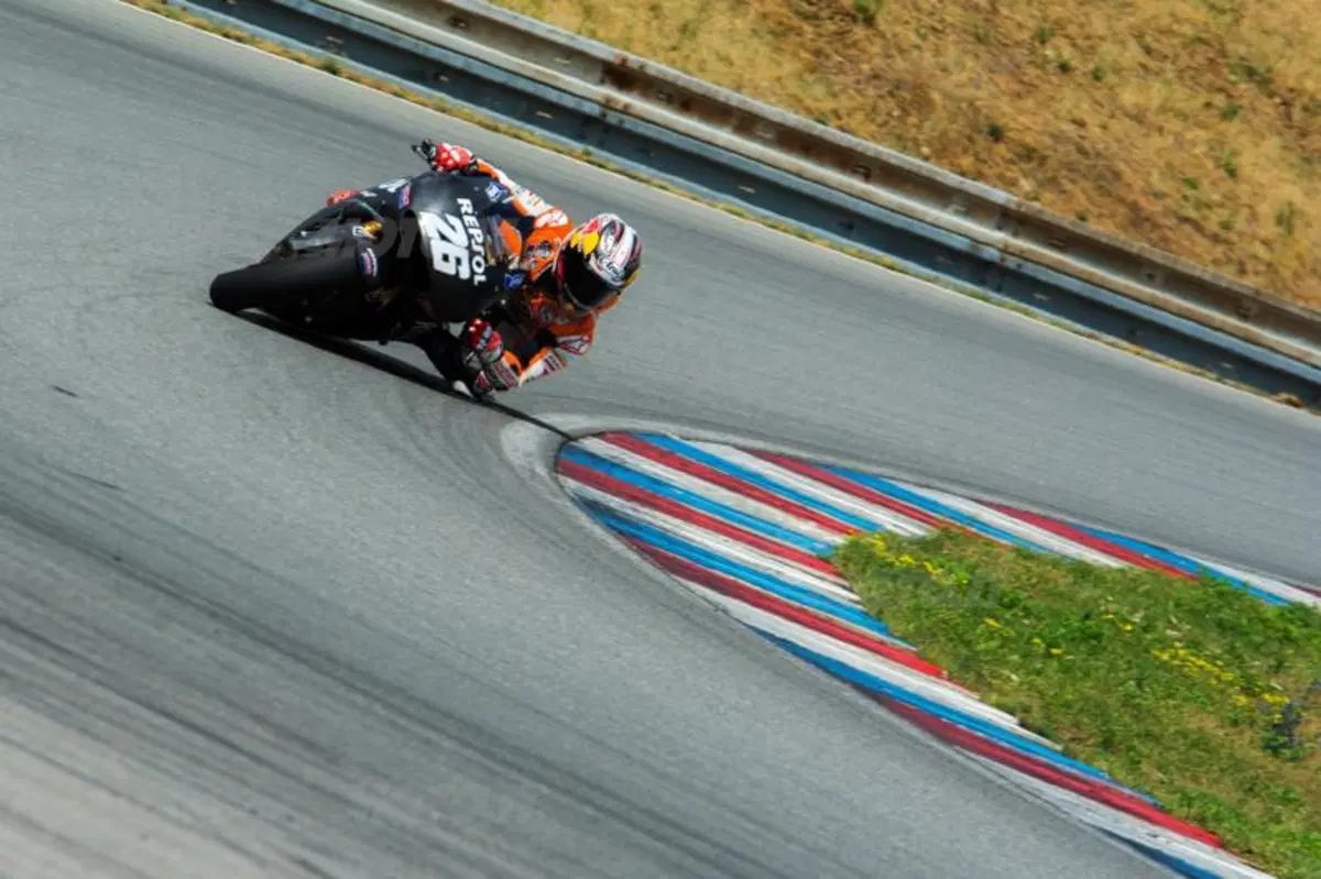 Marquez e Pedrosa: primi giri sulla Honda 2015