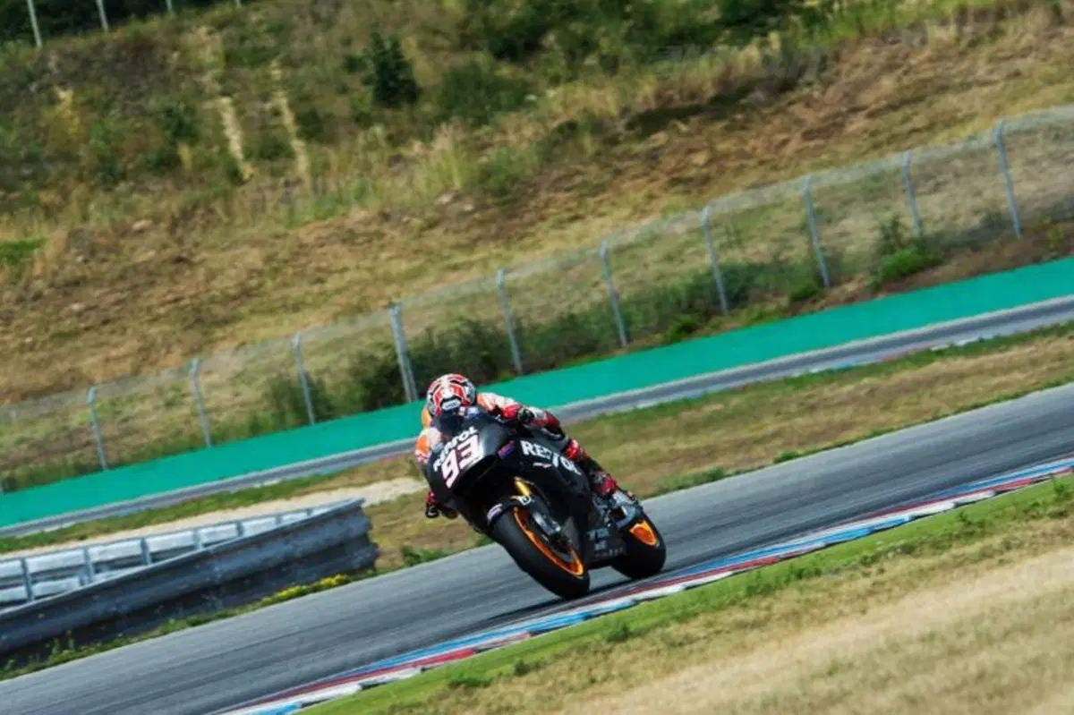 Marquez e Pedrosa: primi giri sulla Honda 2015 (3)