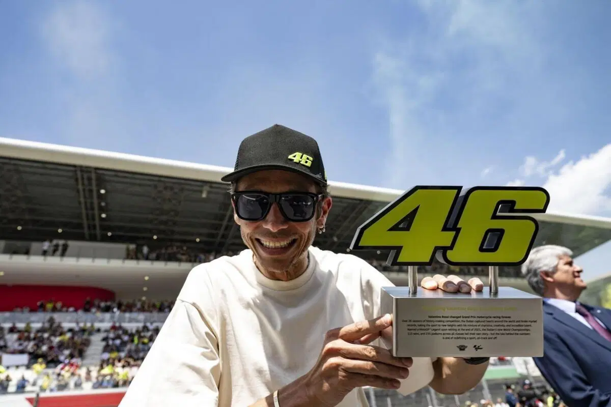 MotoGP 2022. GP d'Italia al Mugello. Ciao 46, ciao Valentino Rossi, ritirato il numero giallo tra cori da stadio: "Peccato" (2)