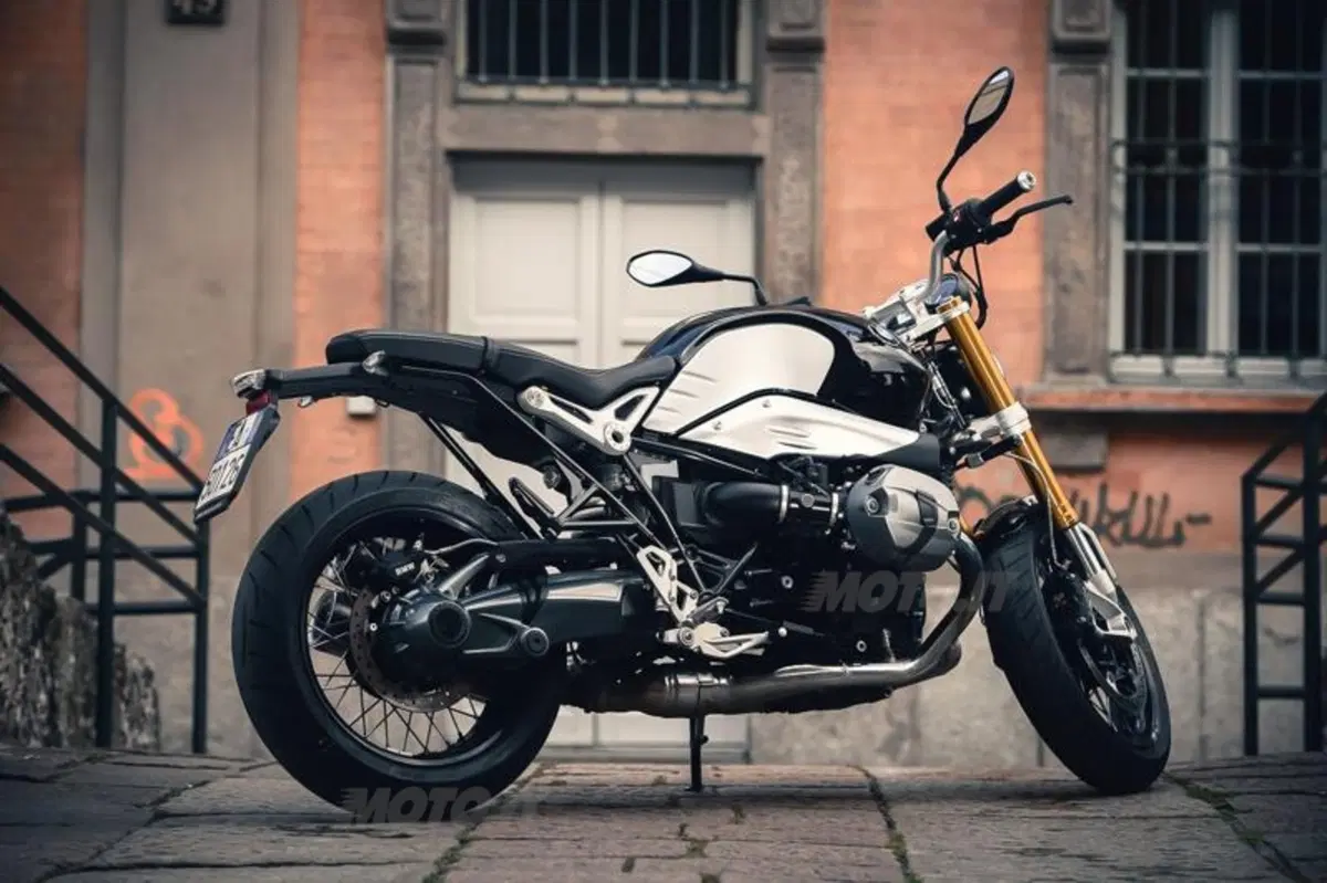 BMW R nineT  (9)