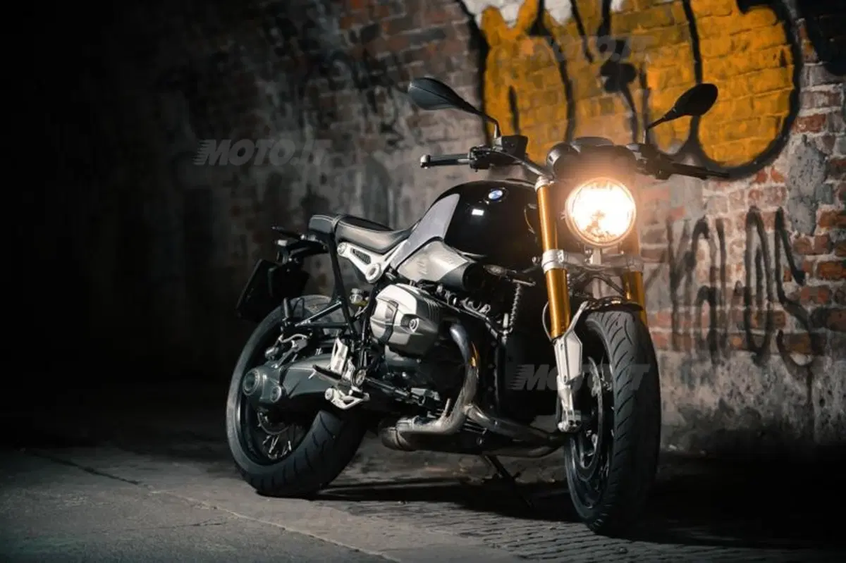 BMW R nineT  (12)