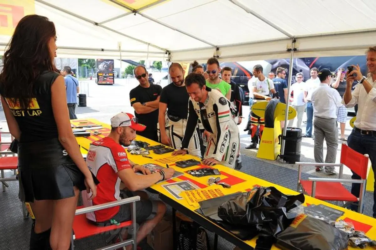 Pirelli Diablo Day 2014, in pista con Diablo Corsa e Supercorsa SP (2)