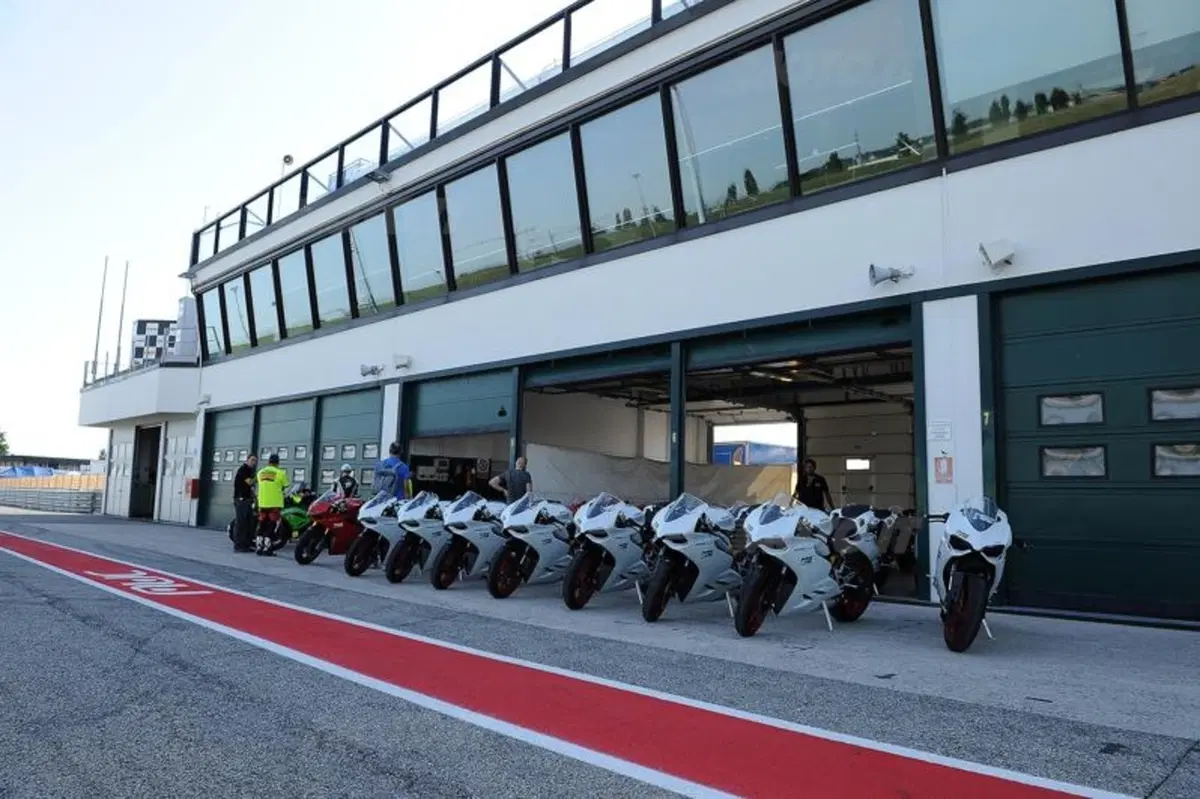 Pirelli Diablo Day 2014, in pista con Diablo Corsa e Supercorsa SP (7)