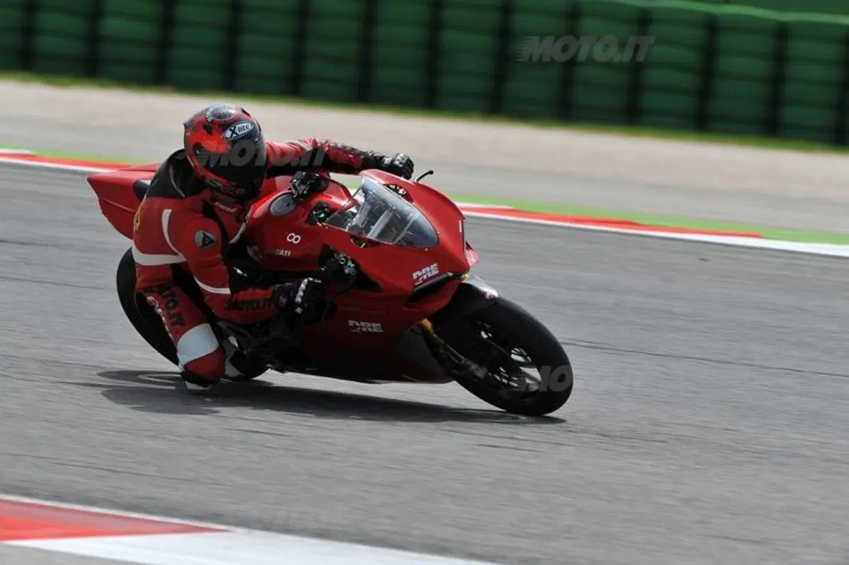 Pirelli Diablo Day 2014, in pista con Diablo Corsa e Supercorsa SP (12)
